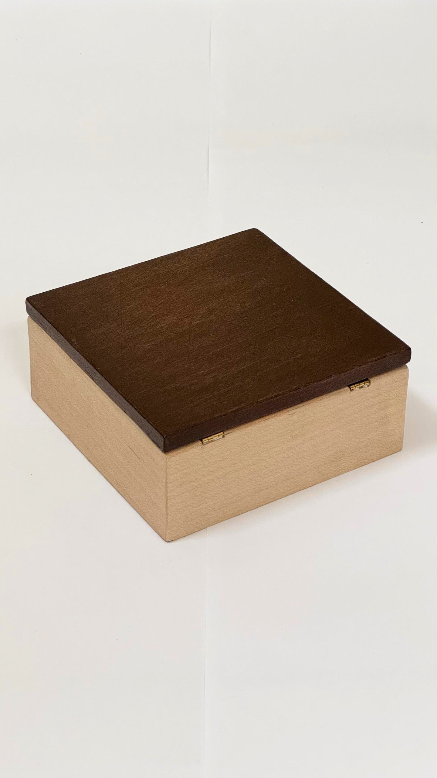 Wooden Memo Holder (Dark Mahogany / Natural Maple)