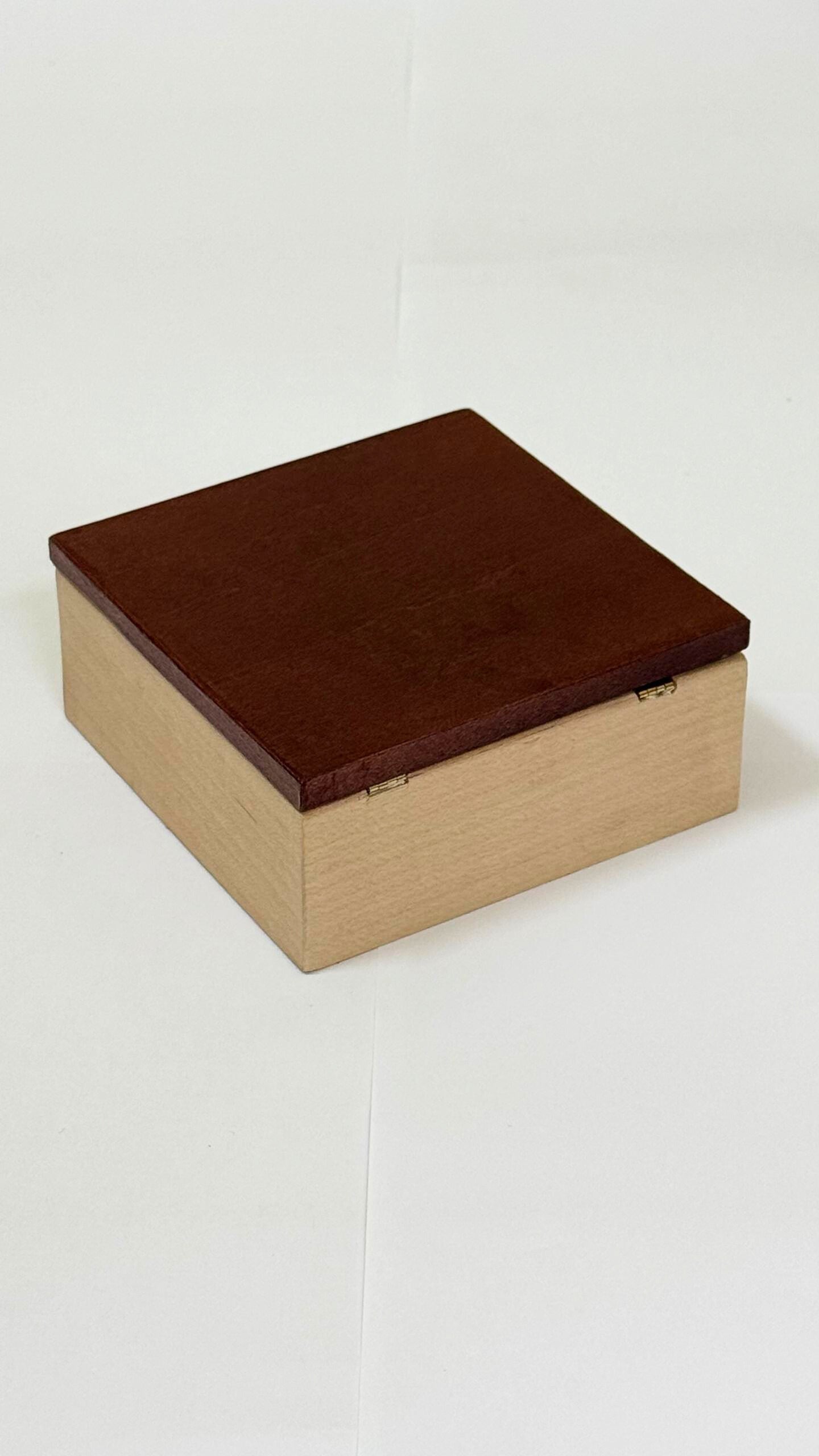 Wooden Memo Holder (Walnut / Natural Maple)
